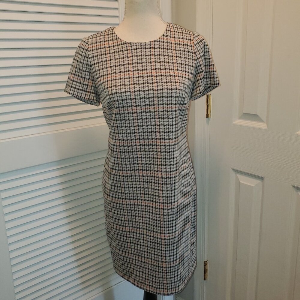 NWT Calvin Klein Short Sleeve Sleeve Dress - Size 8